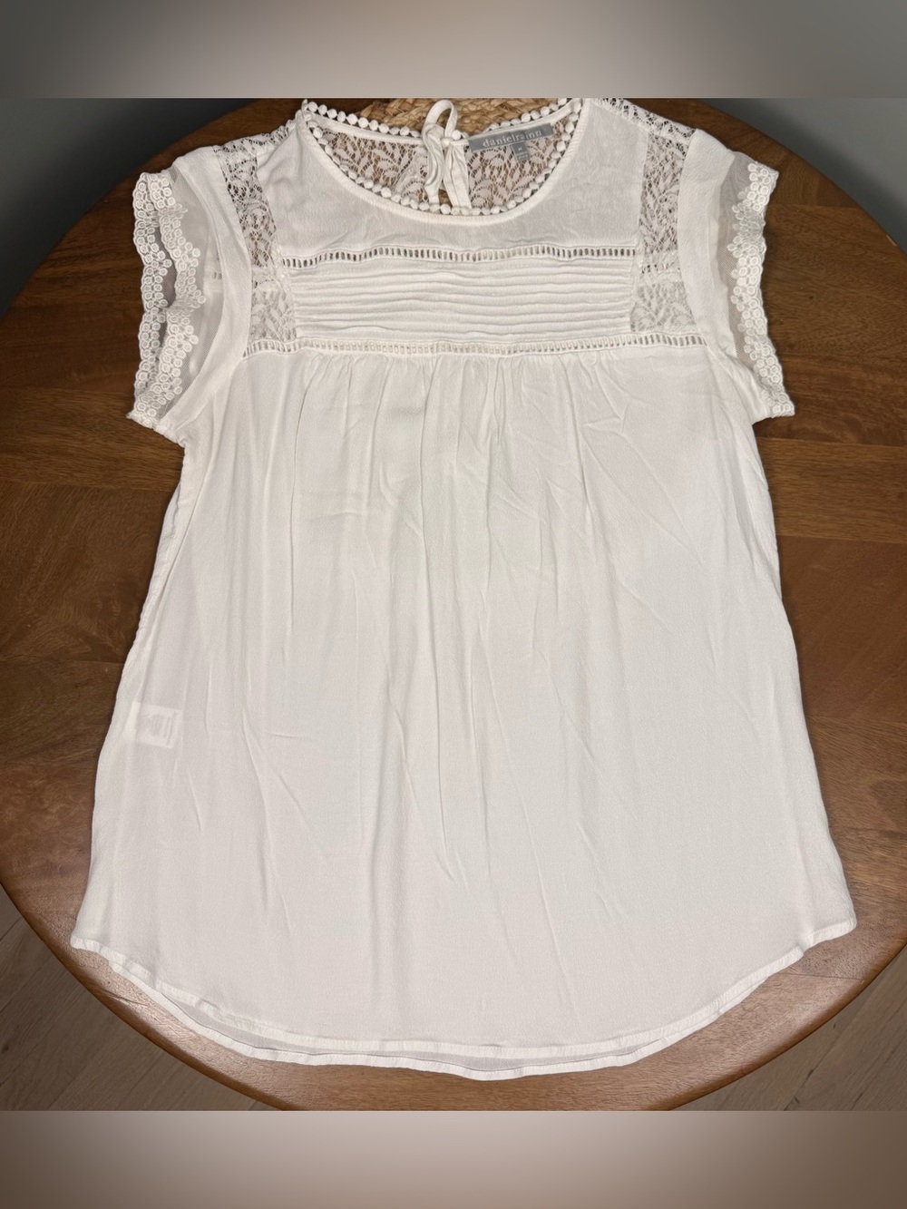 Daniel Rainn White Lace Yoke Short Sleeve Blouse